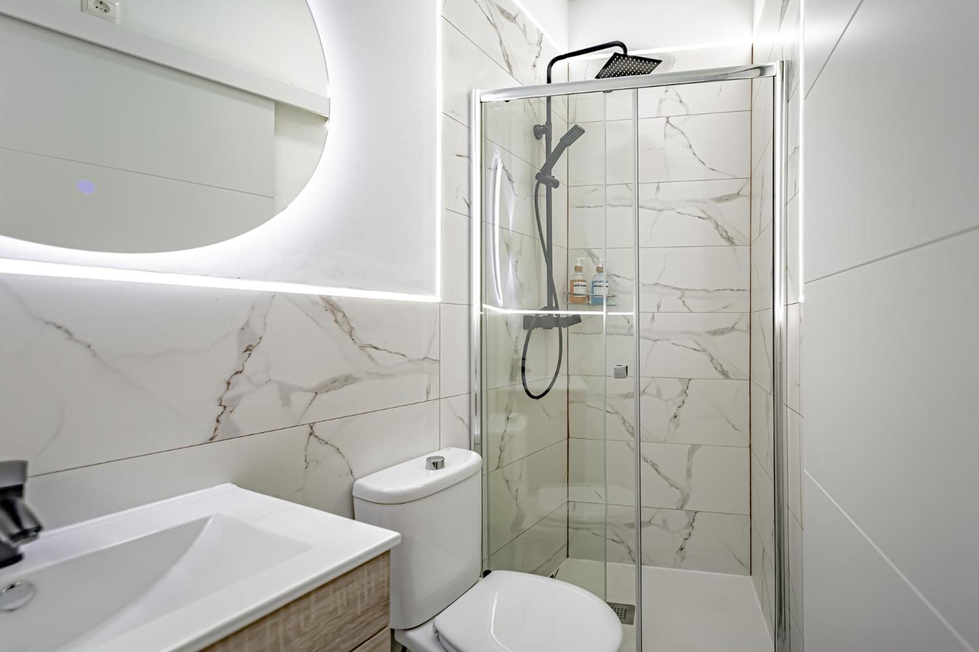 Apartamentos Franco Rodriguez Madrid Værelse billede